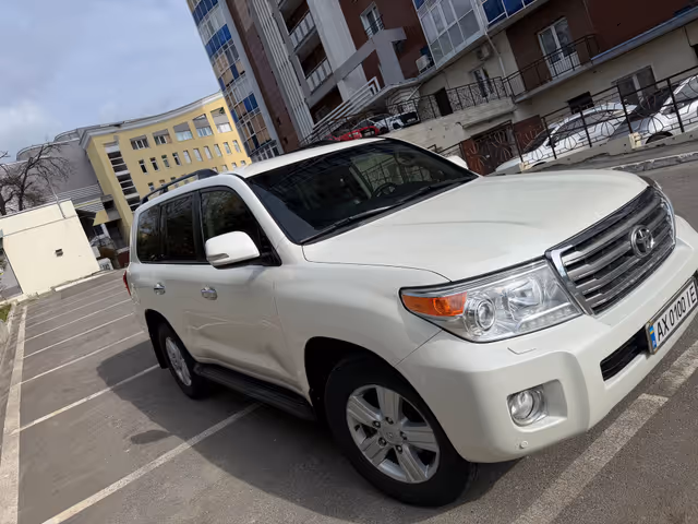 Toyota Land Cruiser - фото 1