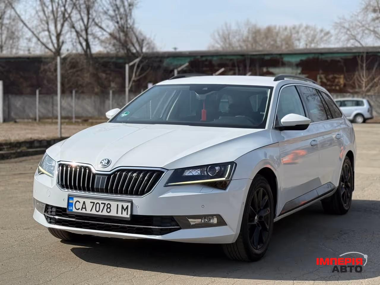 Skoda Superb - фото 1