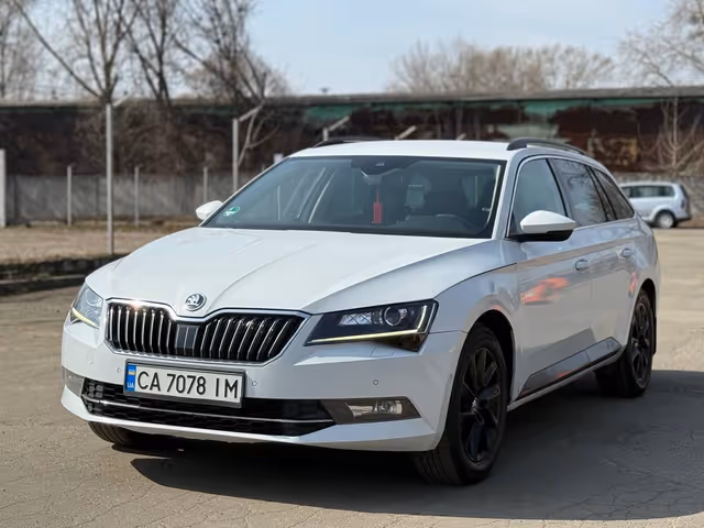 Skoda Superb - фото 1