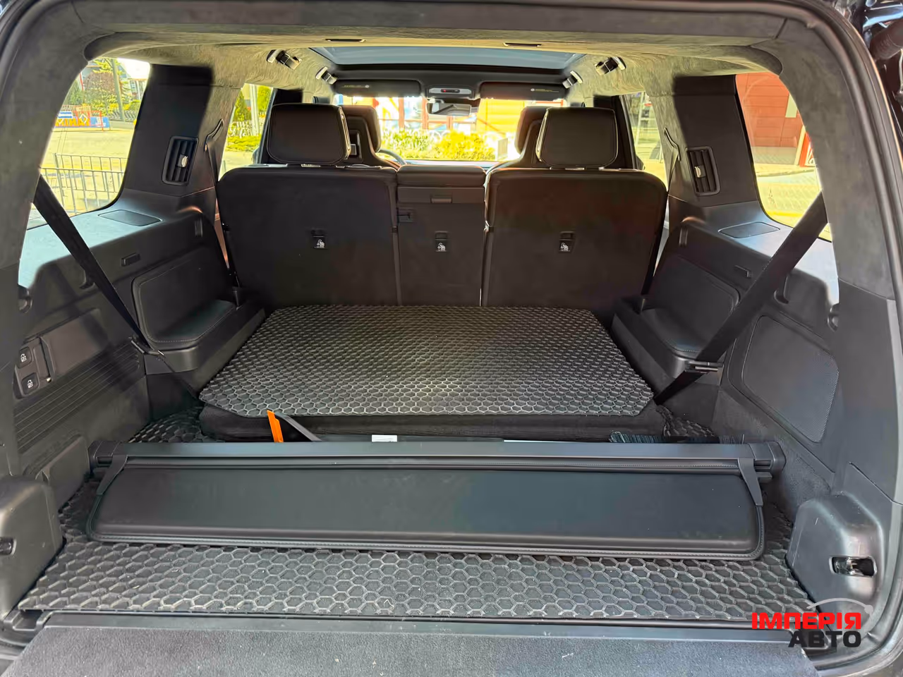 Rivian R1S - фото 50