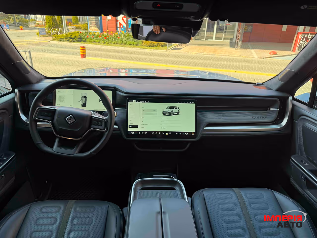 Rivian R1S - фото 43