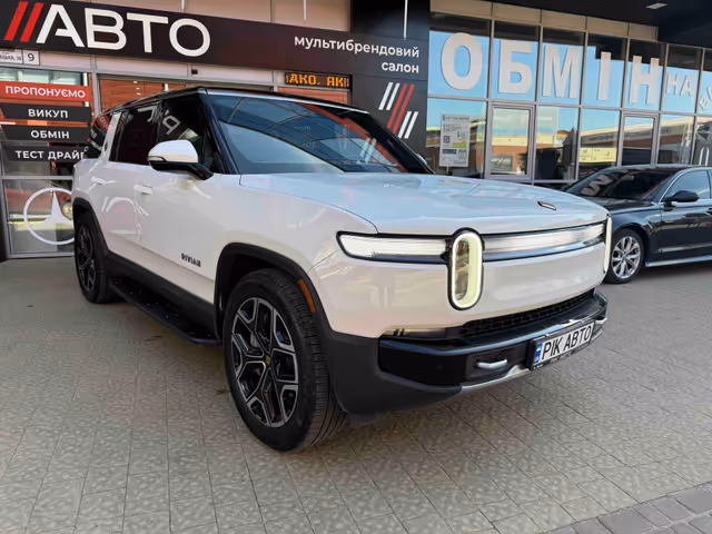 Rivian R1S - фото 4