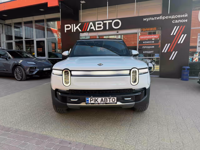 Rivian R1S - фото 3
