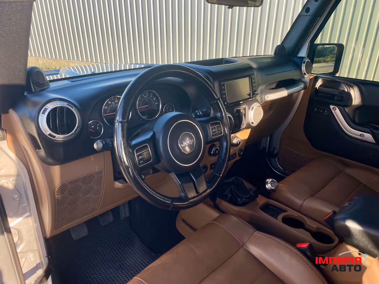 Jeep Wrangler - фото 10
