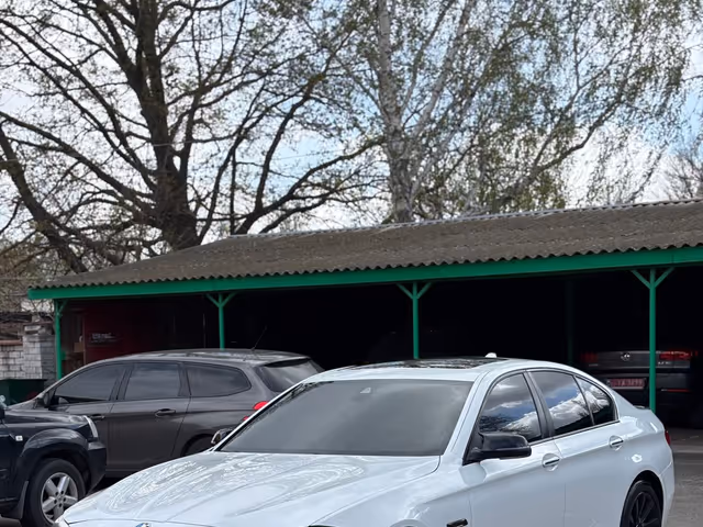 BMW 5 серії - фото 1