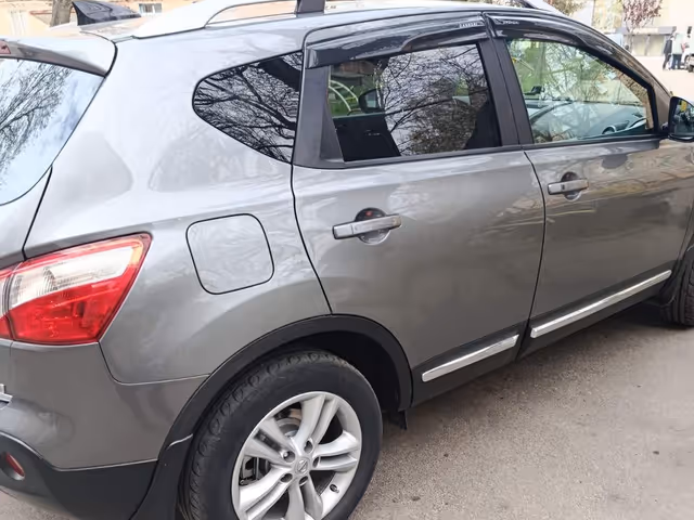 Nissan Qashqai - фото 1