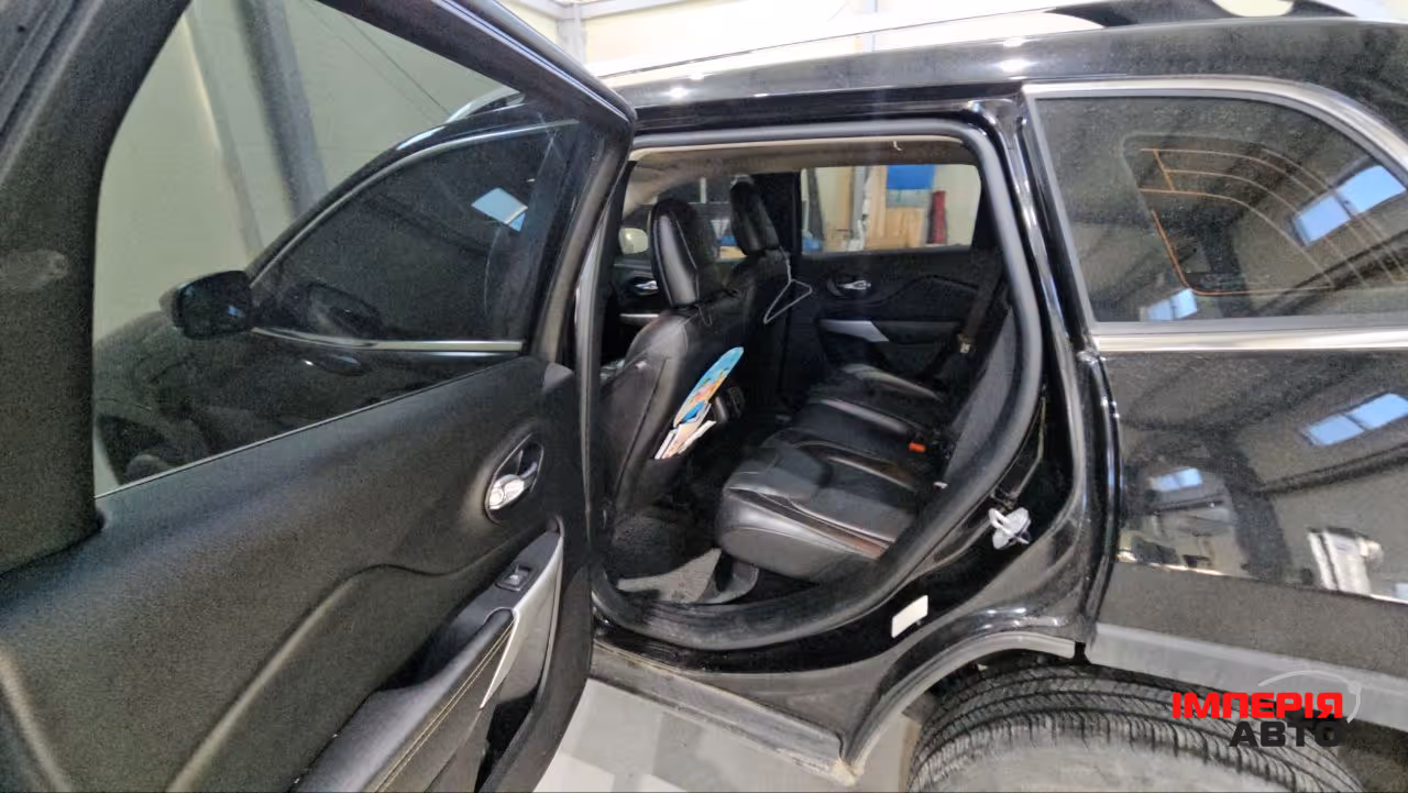 Jeep Cherokee - фото 17