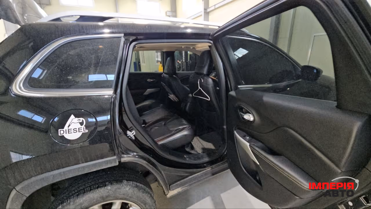 Jeep Cherokee - фото 15