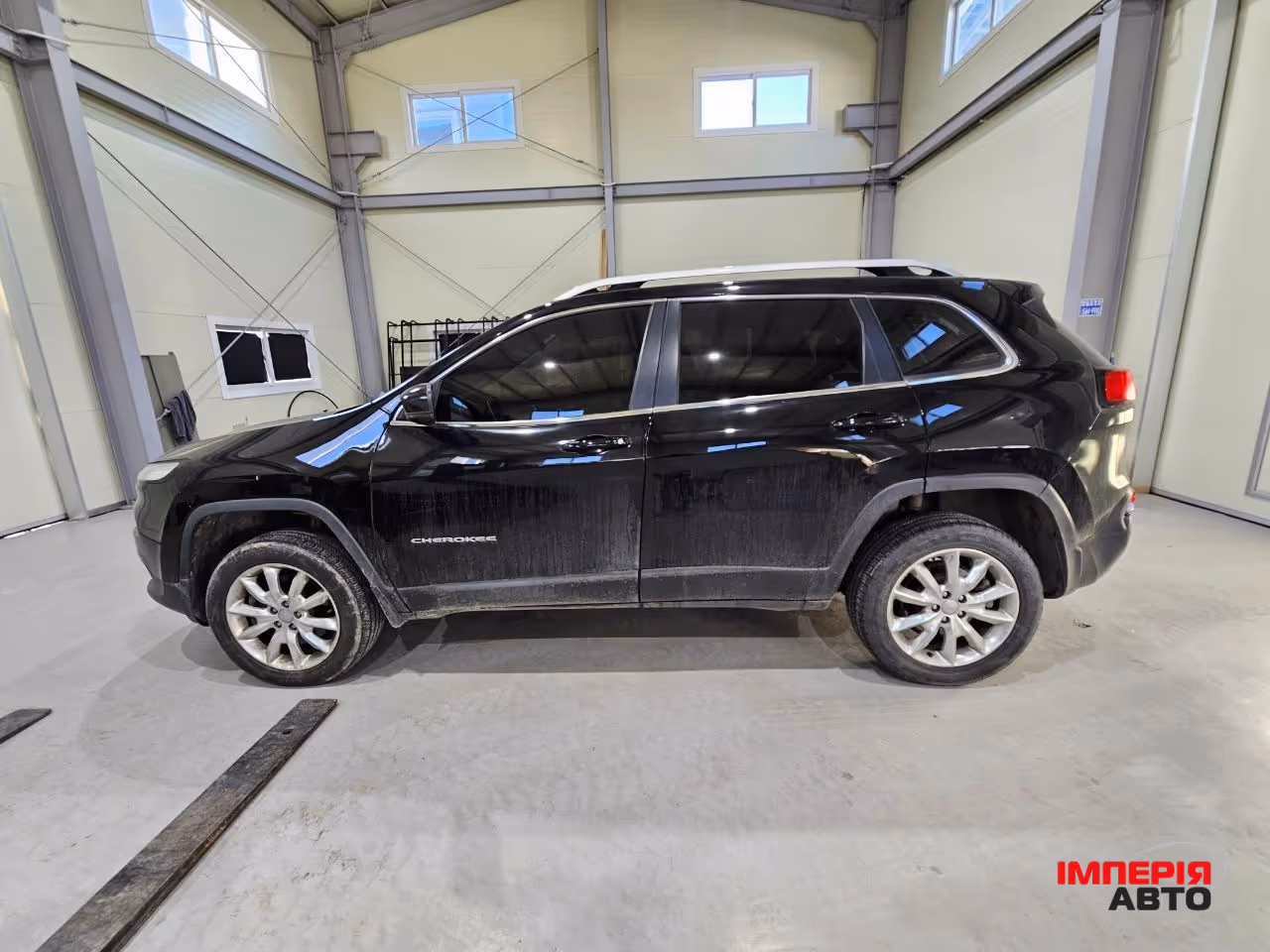 Jeep Cherokee - фото 2