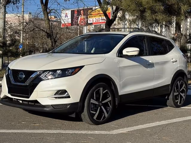Nissan Rogue Sport - фото 2