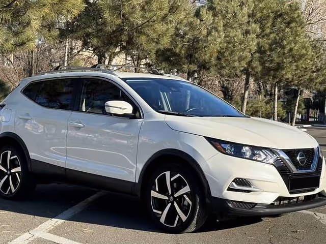 Nissan Rogue Sport - фото 1