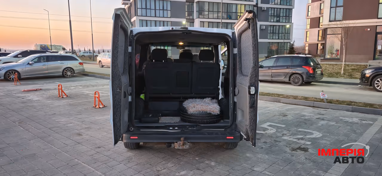 Opel Vivaro - фото 12