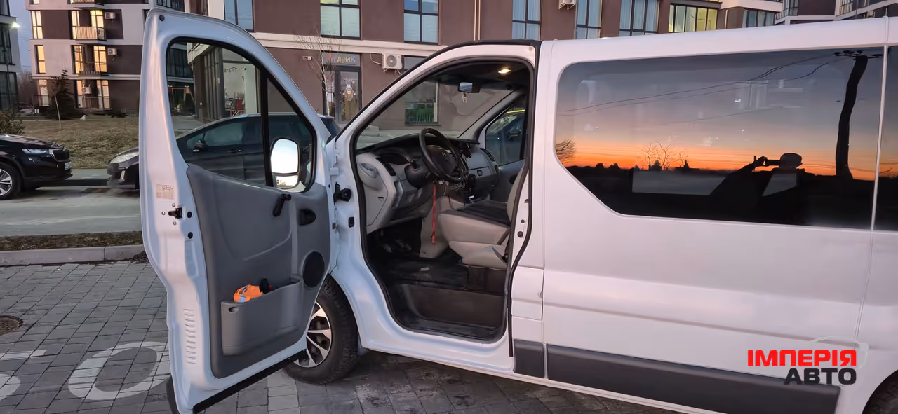 Opel Vivaro - фото 13