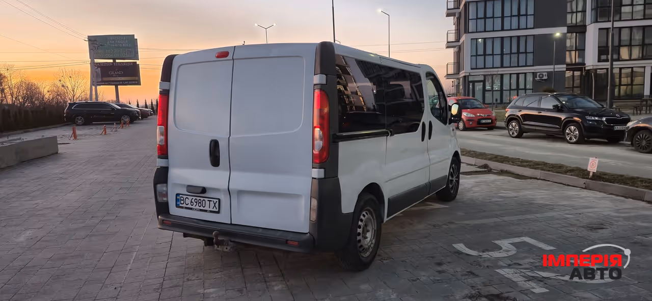 Opel Vivaro - фото 3