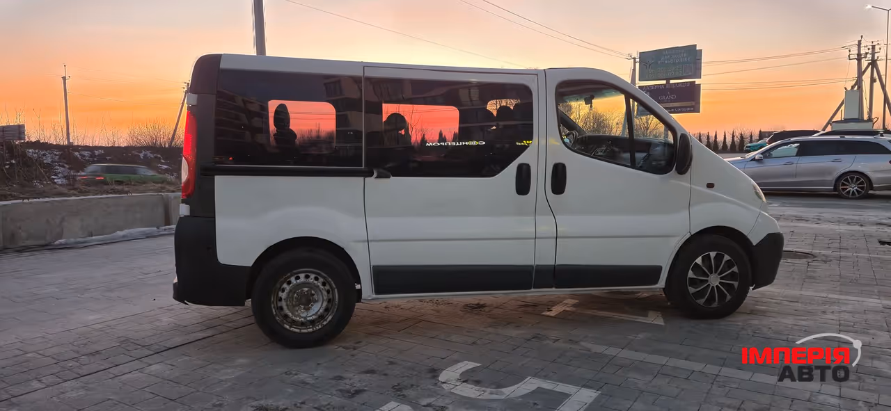 Opel Vivaro - фото 8