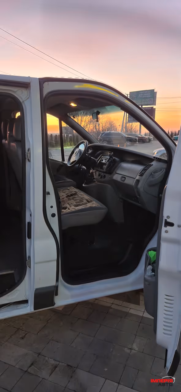 Opel Vivaro - фото 10