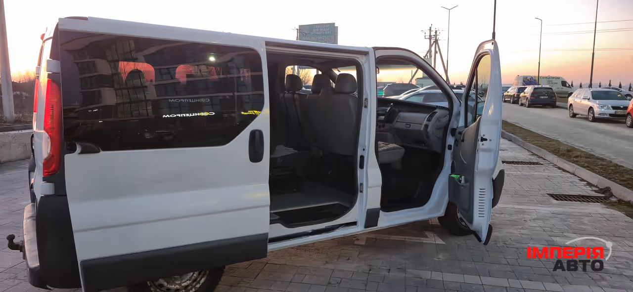 Opel Vivaro - фото 9
