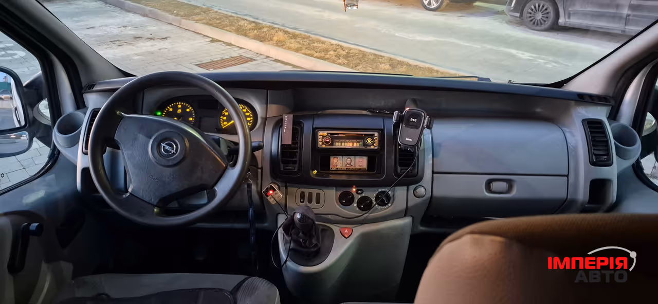 Opel Vivaro - фото 16