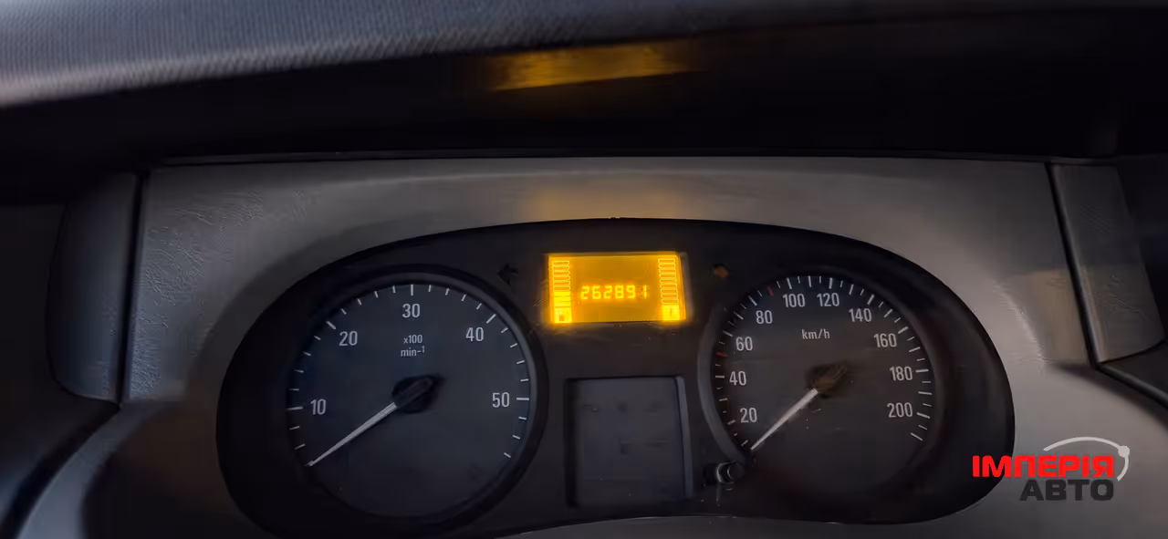 Opel Vivaro - фото 14