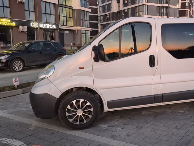Opel Vivaro - фото 4