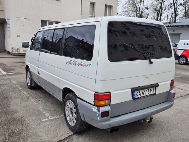 Volkswagen Multivan - фото 2