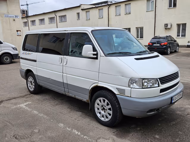 Volkswagen Multivan - фото 3