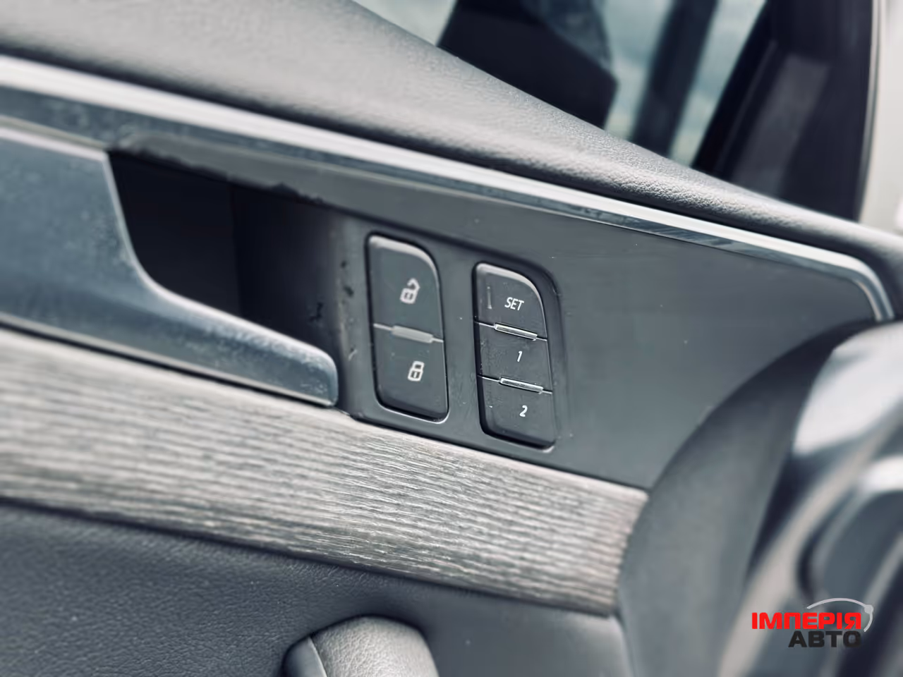 Audi A4 - фото 15