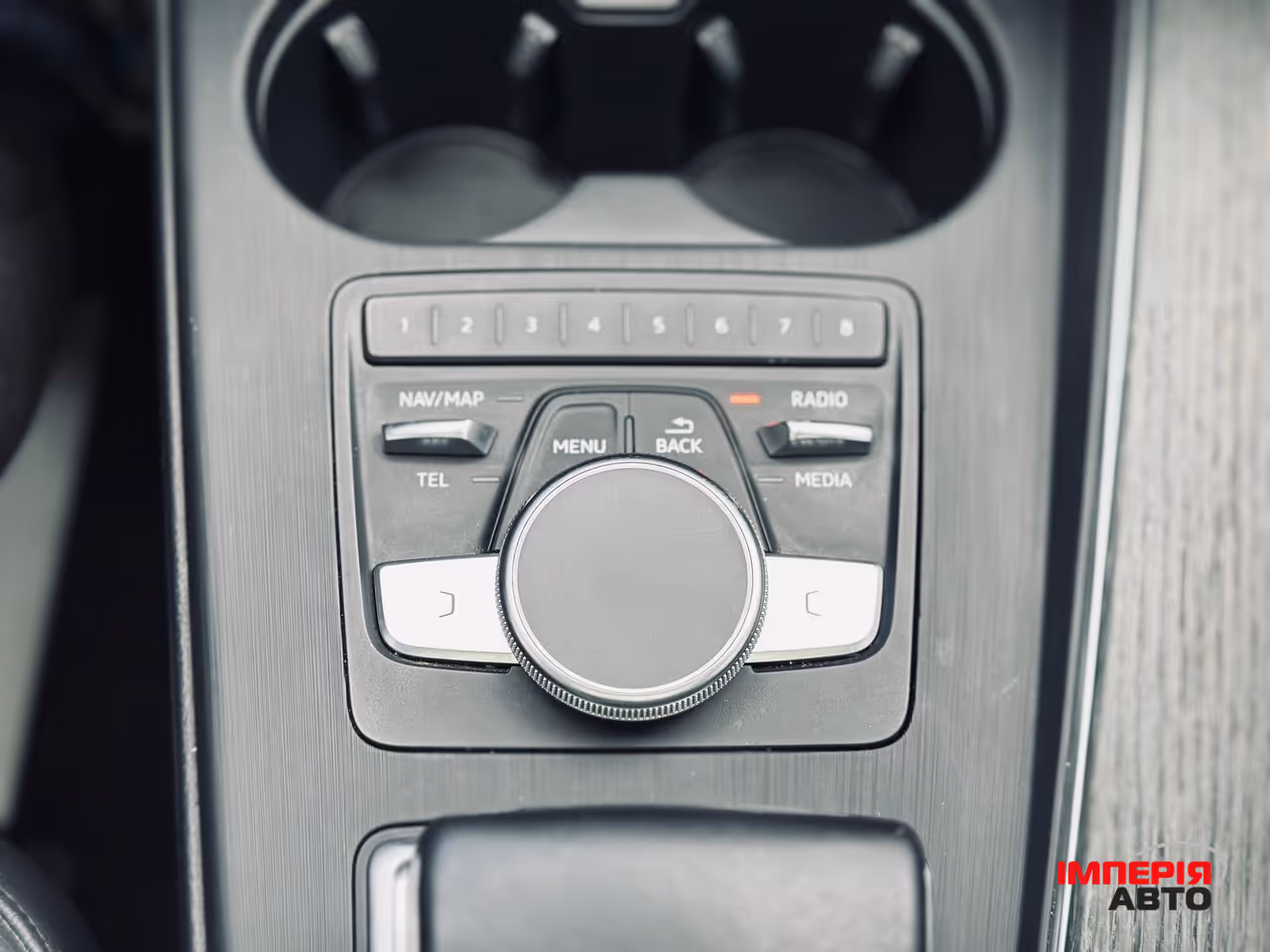 Audi A4 - фото 29
