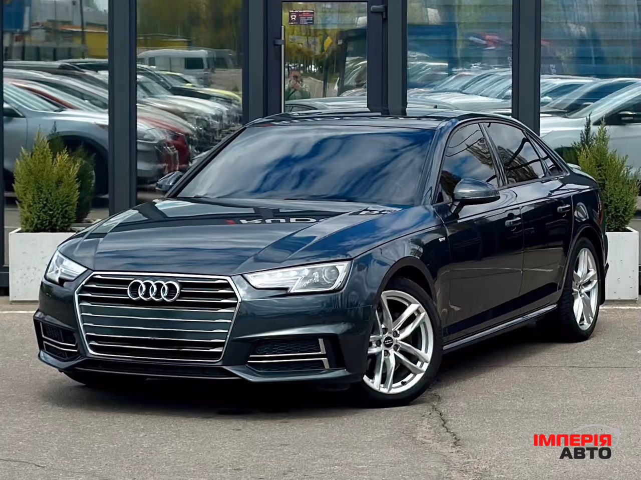Audi A4 - фото 1