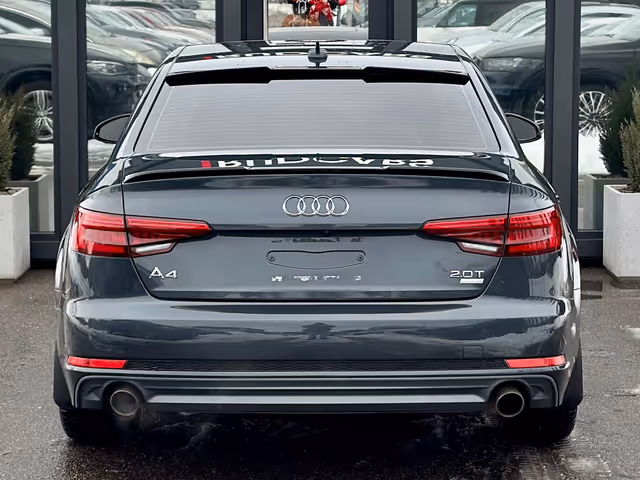 Audi A4 - фото 5