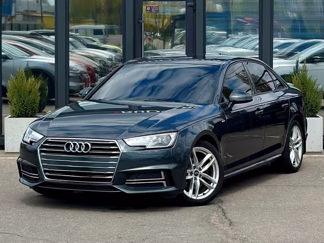 Audi A4 - фото 1