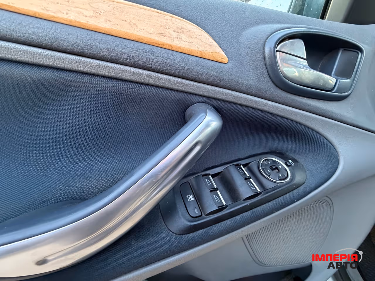 Ford Galaxy - фото 26