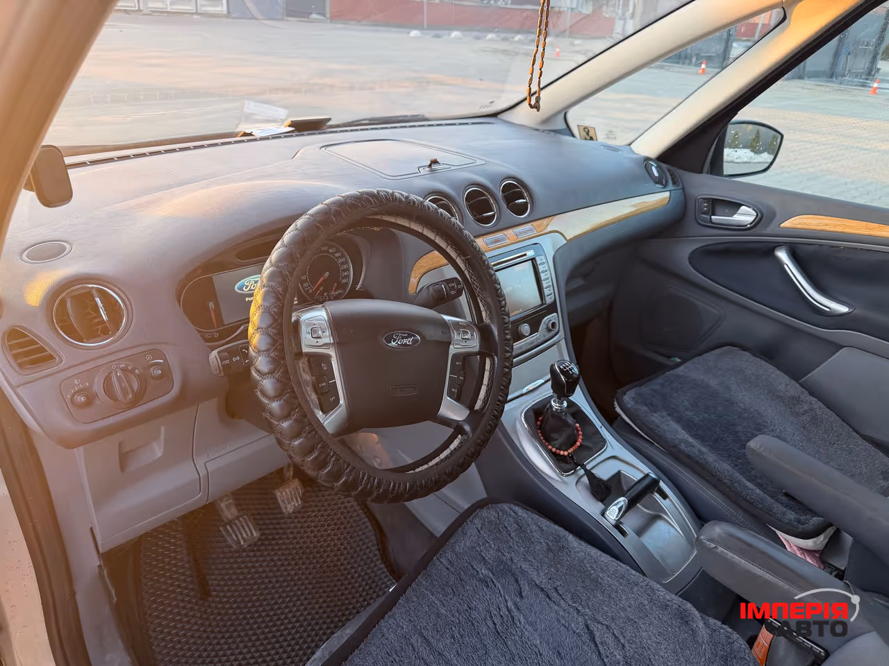 Ford Galaxy - фото 7