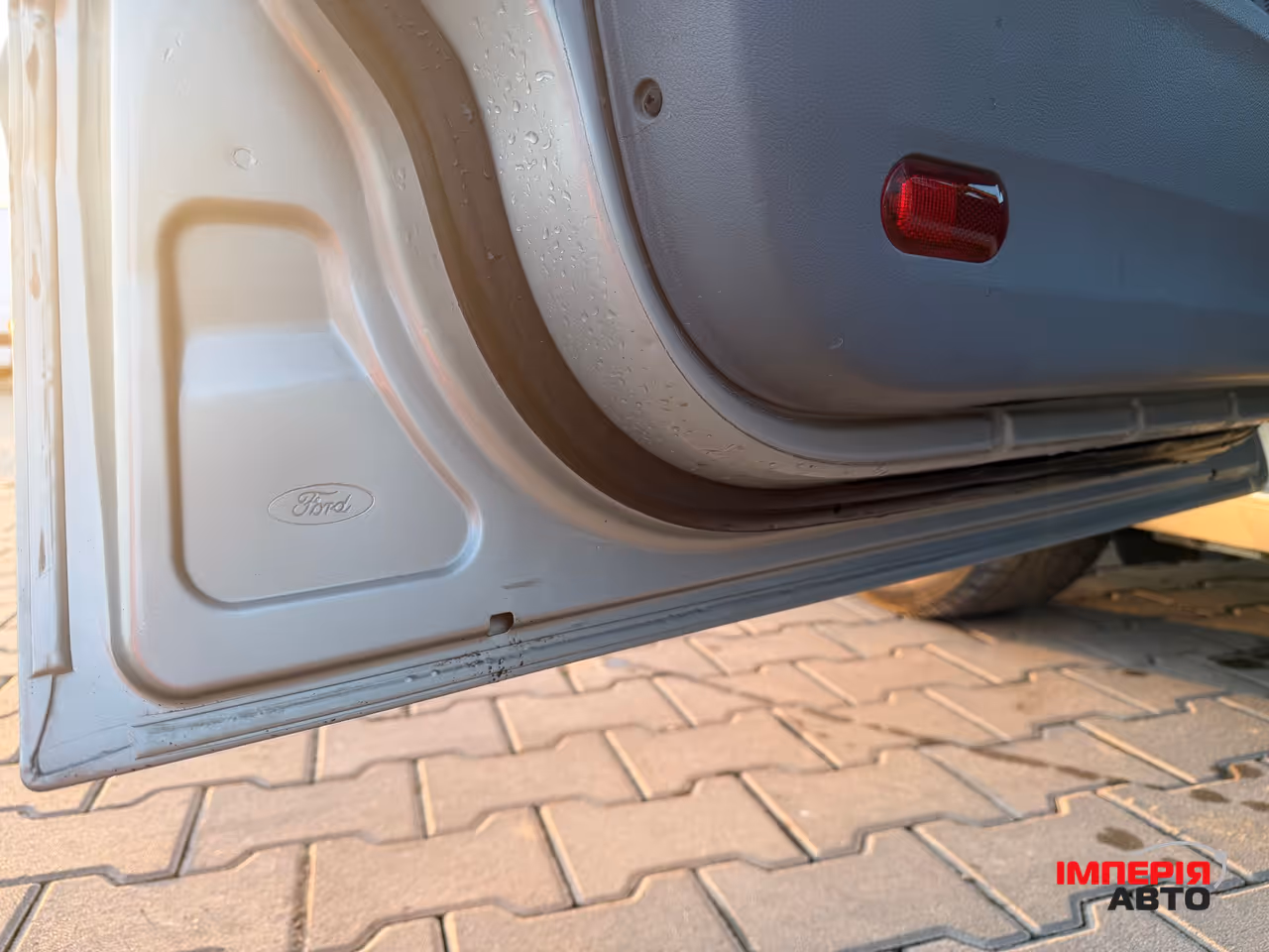 Ford Galaxy - фото 6