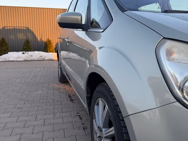 Ford Galaxy - фото 3
