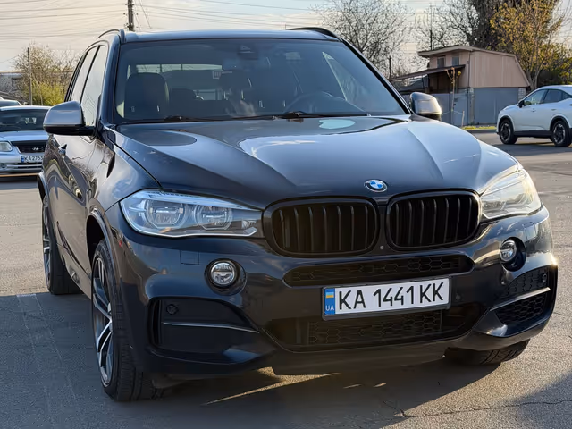 BMW X5 - фото 2
