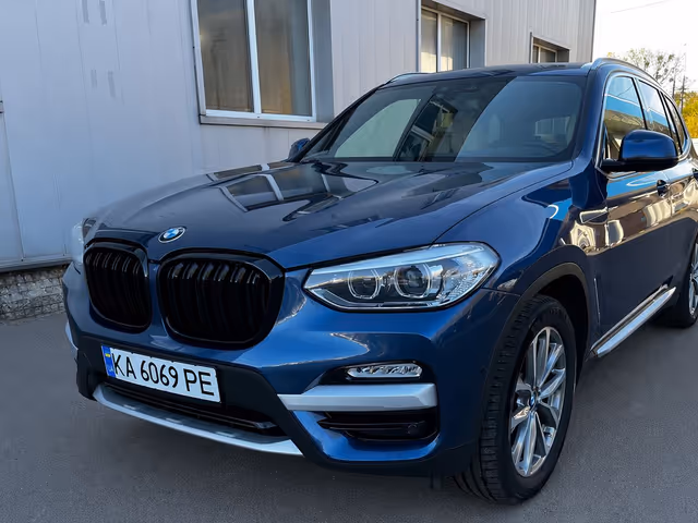 BMW X3 - фото 1