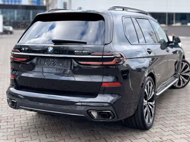 BMW X7 - фото 4