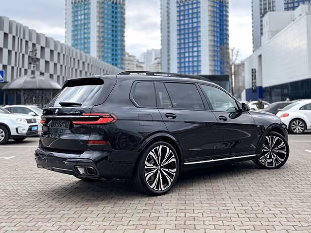 BMW X7 - фото 5