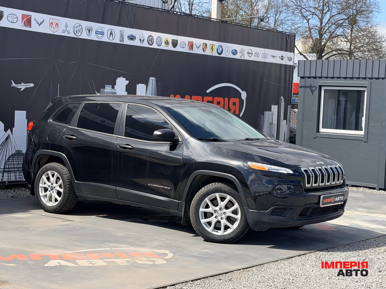 Jeep Cherokee - фото 2