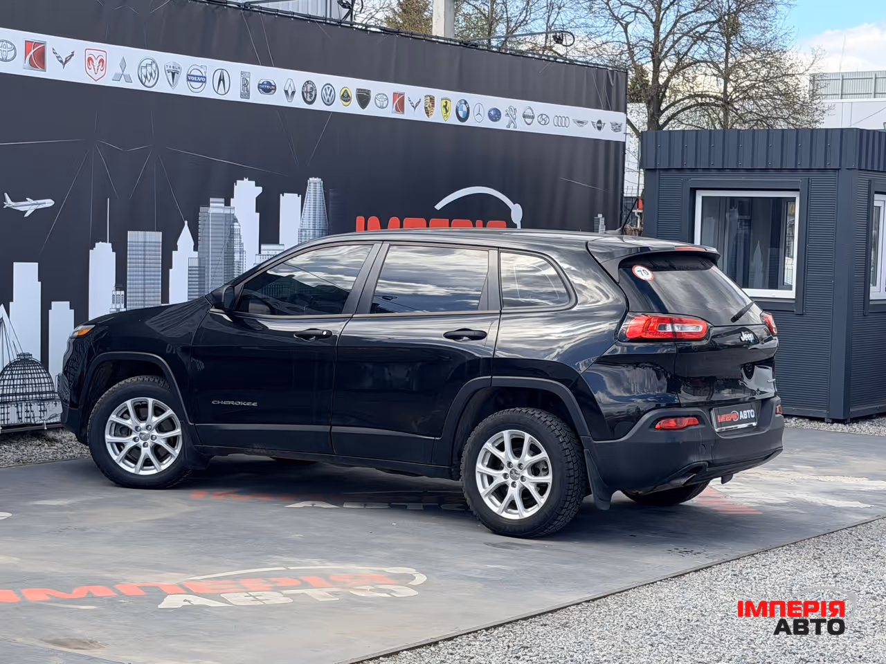 Jeep Cherokee - фото 5