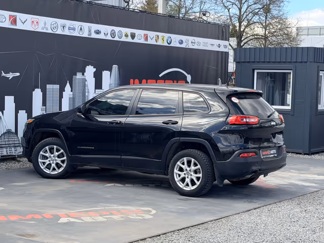 Jeep Cherokee - фото 5