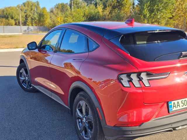 Ford Mustang Mach-E - фото 5