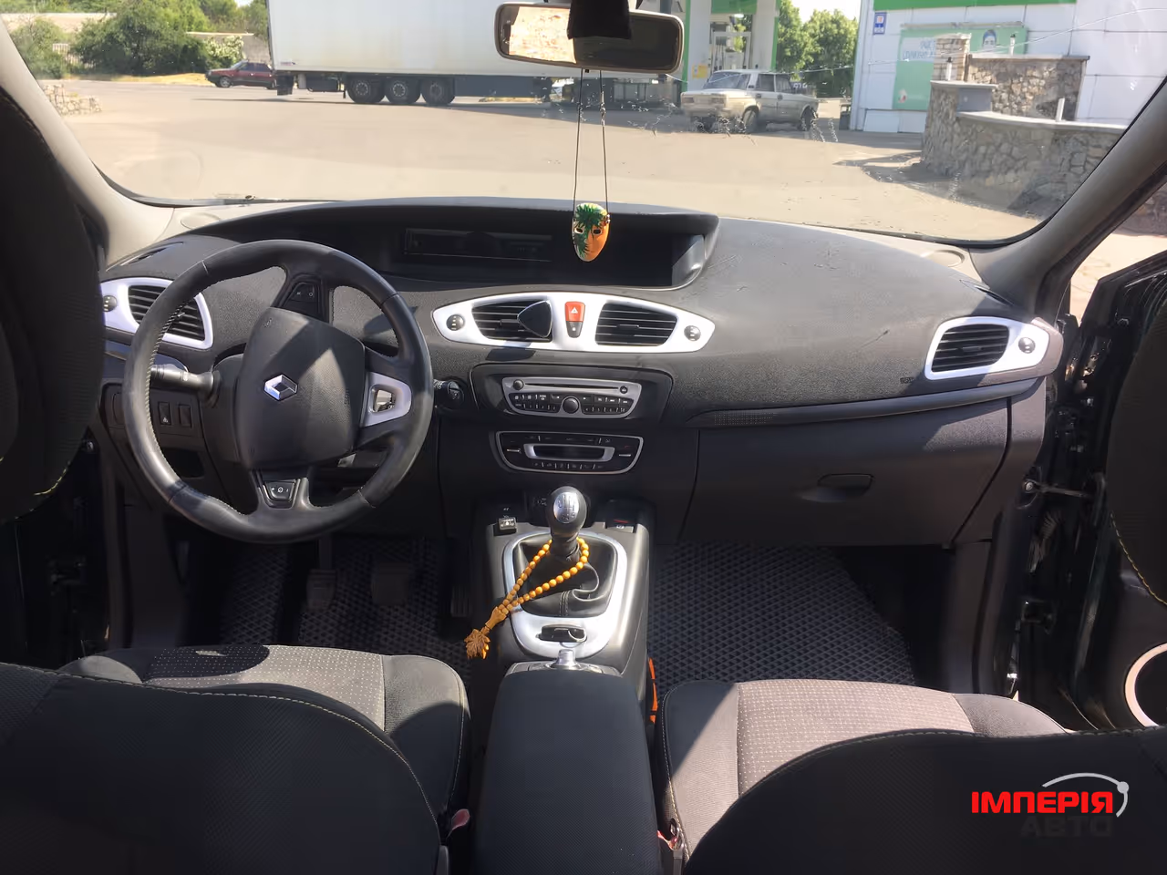 Renault Scenic - фото 4