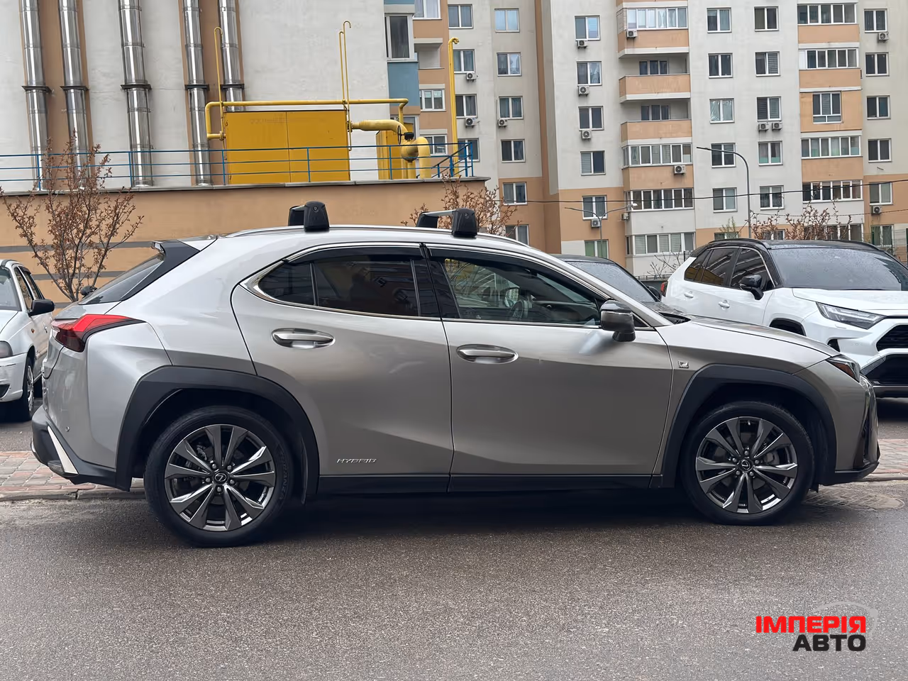 Lexus UX - фото 4