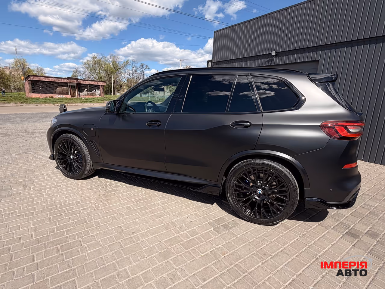 BMW X5 - фото 1