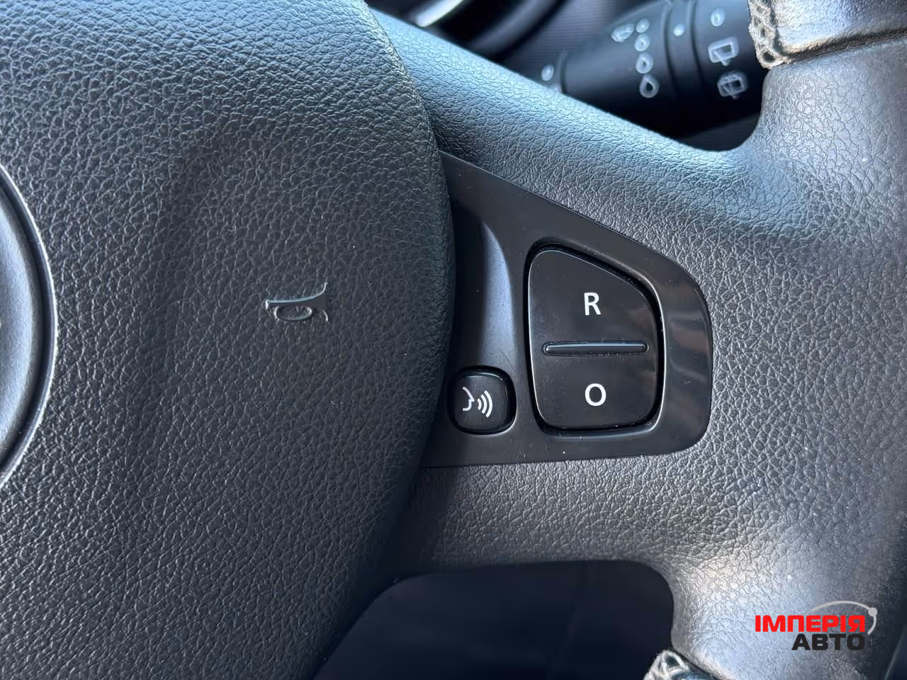Opel Vivaro - фото 44