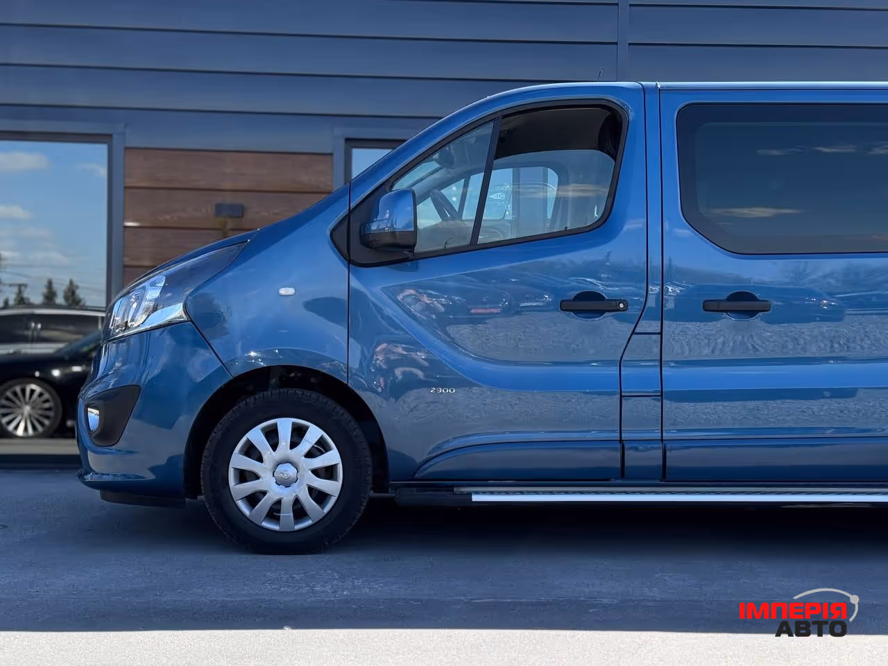 Opel Vivaro - фото 15