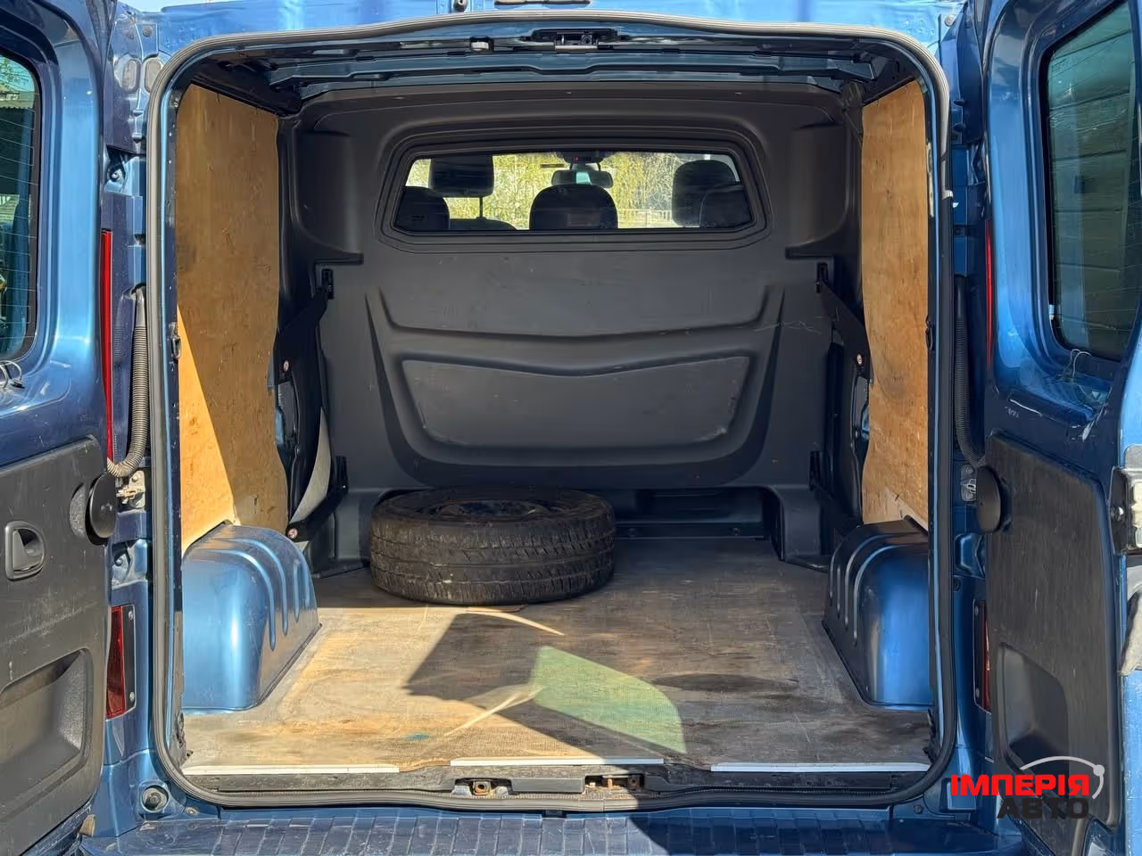 Opel Vivaro - фото 25
