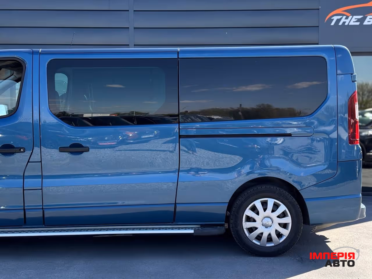 Opel Vivaro - фото 16